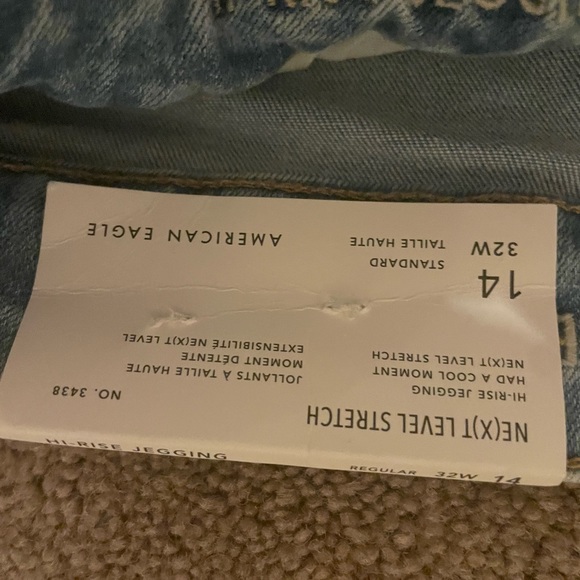 American Eagle outfitters with tags ripped jeans - Picture 2 of 3
